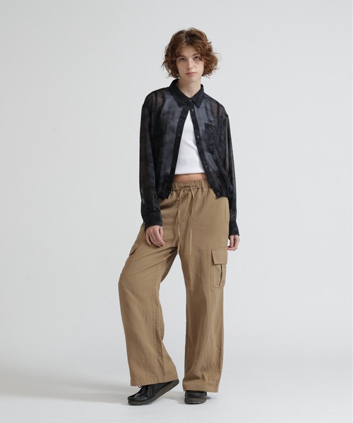 AVIREX（アヴィレックス）の「《直営店限定》CAMO PRINT SHEER SHIRT（シャツ/ブラウス・レディース・オリーブ/ブラック・F）」の7枚目の写真