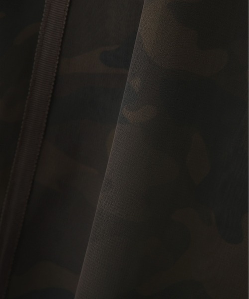 AVIREX（アヴィレックス）の「《直営店限定》CAMO PRINT SHEER SHIRT（シャツ/ブラウス・レディース・オリーブ/ブラック・F）」の3枚目の写真