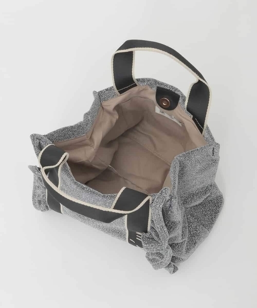 MK MICHEL KLEIN（エムケーミッシェルクラン）の「[WEB限定/300g以下の軽量]サイドフリルスクエアデザインバッグ（トートバッグ・レディース・ベージュ/チャコールグレー/ピンク/ネイビー/ブラック・00）」の14枚目の写真