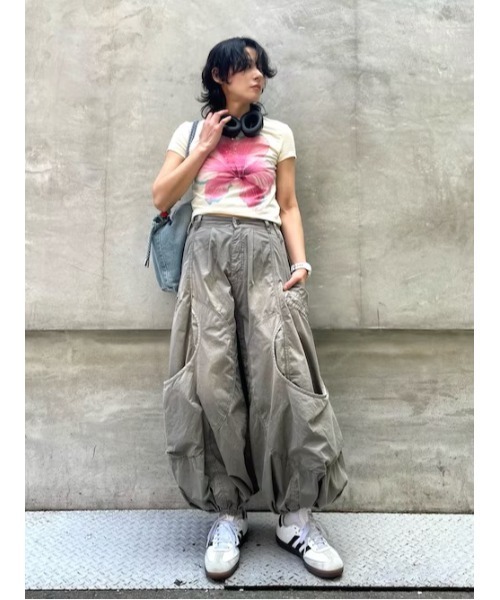 Desigual(デシグアル)の「ハイビスカスプリントリンガーTシャツ【2026秋冬新作】(Tシャツ/カットソー・レディース・ホワイト・XS/S/M/L/XL)」の3枚目の写真