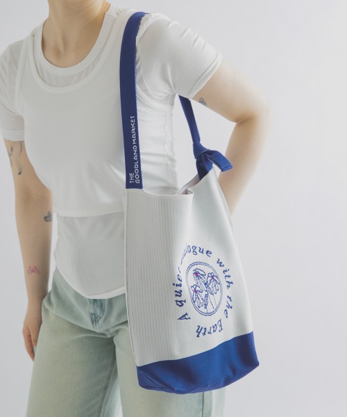 THE GOODLAND MARKET(ザグッドランドマーケット)の「『別注』KNT365×TGM FOURTY TheEarth(トートバッグ・レディース・ブルー/レッド・ONE)」の3枚目の写真