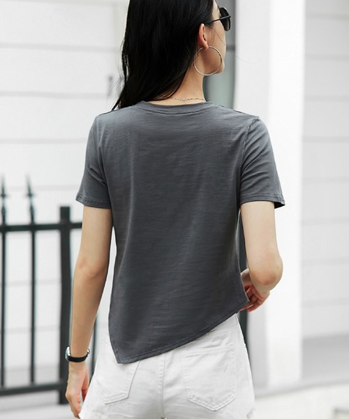 2ly2（トゥーリートゥー）の「アシンメトリー裾デザイン 半袖カットソー ラウンドネック Tシャツ シンプルトップス（Tシャツ/カットソー・レディース・グレー/ホワイト/ブラック・FREE）」の19枚目の写真