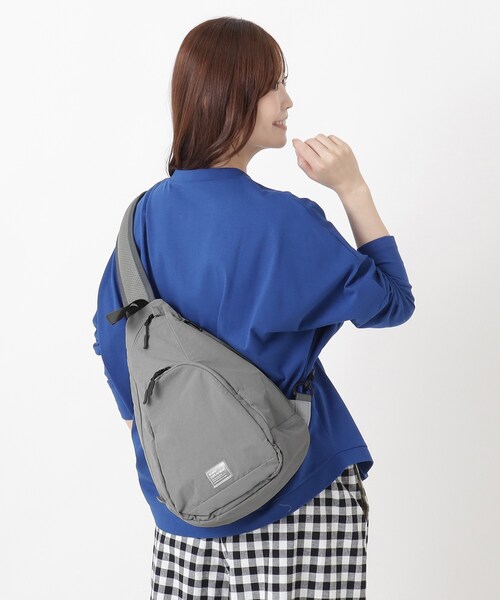 one'sterrace（ワンズテラス）の「anello ムレしらずクロスボディ（ショルダーバッグ・レディース・ブラック系8/ベージュ系8/グレー系4・99）」の18枚目の写真