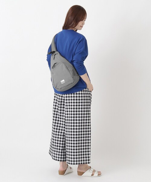 one'sterrace（ワンズテラス）の「anello ムレしらずクロスボディ（ショルダーバッグ・レディース・ブラック系8/ベージュ系8/グレー系4・99）」の19枚目の写真