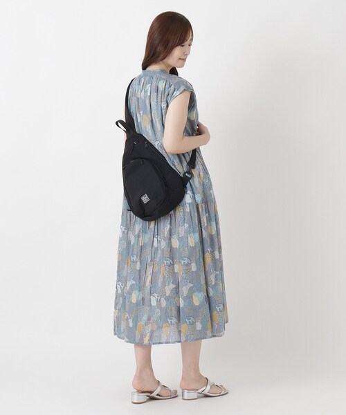 one'sterrace（ワンズテラス）の「anello ムレしらずクロスボディ（ショルダーバッグ・レディース・ブラック系8/ベージュ系8/グレー系4・99）」の21枚目の写真