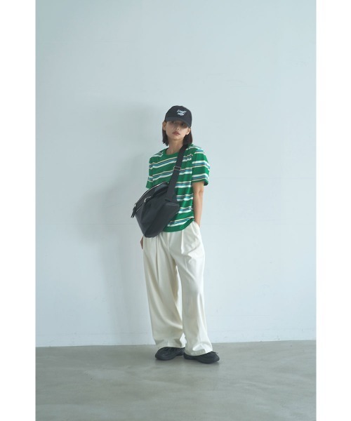 marjour(マージュール)の「【mabchi.mayukさんコラボ】SOFT SLING BAG(ボディバッグ/ウエストポーチ・レディース・ブラウン/ブラック・FREE)」の10枚目の写真