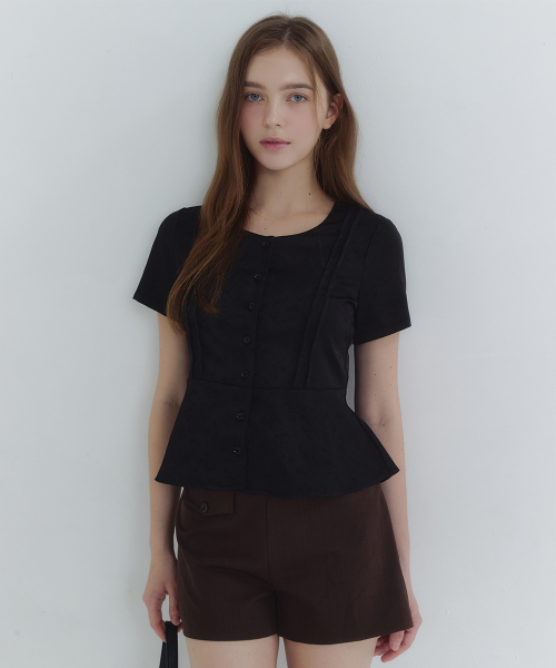 MICANE(ミケーネ)の「クリスピンフローラルジャガードピンタックブラウス(シャツ/ブラウス・レディース・アイボリー/ブラック・1/2/3/4)」の3枚目の写真