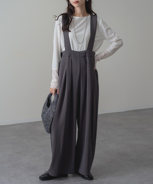 refinedworks(リファインドワークス)の「【refinedworks】すっきり華奢見え!フロントタック サロペット パンツ(サロペット/オーバーオール・レディース・ブラウン/ベージュ/チャコールグレー・FREE)」の2枚目の写真