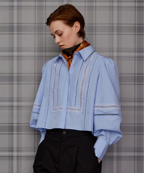MAISON SPECIAL(メゾンスペシャル)の「【2026Autumn PRE-ORDER】Pintuck Lace Blouse/ピンタックレースブラウス(シャツ/ブラウス・レディース・オフホワイト/サックスブルー・FREE)」の2枚目の写真