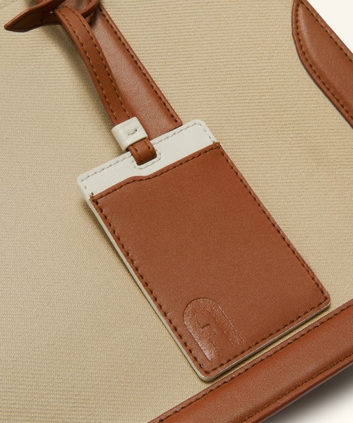 FURLA(フルラ)の「フルラ バイア (Furla Baia) トートバッグ(トートバッグ・レディース・ベージュ・ONE SIZE)」の4枚目の写真