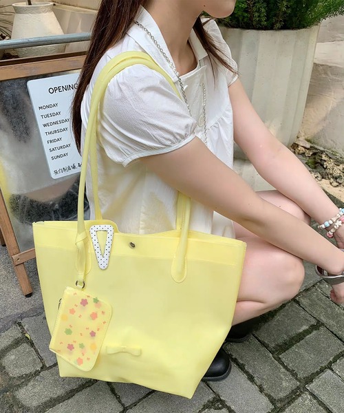LA VORAGINE（ラ ヴォラジネ）の「新作カラフル ショルダー兼用トートバッグ 大容量通勤 クリアジェリーバッグ ミニポーチ付き（トートバッグ・レディース・ブルー/グリーン/PINK/Yellow・FREE）」の4枚目の写真