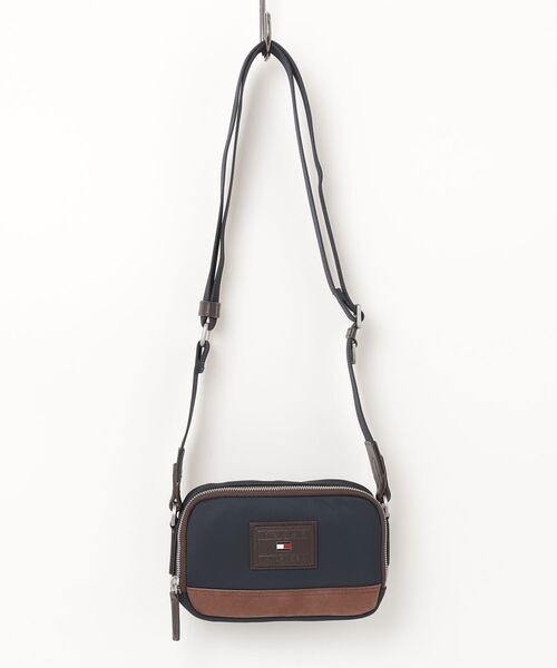 TOMMY HILFIGER(トミーヒルフィガー)の「ヘリテージショルダーバッグ(ショルダーバッグ・メンズ・ネイビー/カーキオリーブ・FREE)」の1枚目の写真