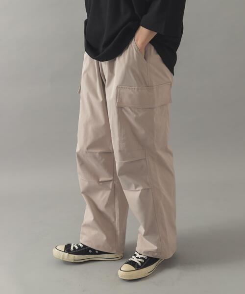 ITEMS URBANRESEARCH(アイテムズ アーバンリサーチ)の「『速乾/イージーケア』高機能ウエストイージー ツイルカーゴパンツ(その他パンツ・メンズ・ベージュ/ブラック/カーキ・LARGE/MEDIUM)」の3枚目の写真