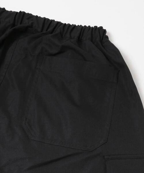 ITEMS URBANRESEARCH(アイテムズ アーバンリサーチ)の「『速乾/イージーケア』高機能ウエストイージー ツイルカーゴパンツ(その他パンツ・メンズ・ベージュ/ブラック/カーキ・LARGE/MEDIUM)」の20枚目の写真