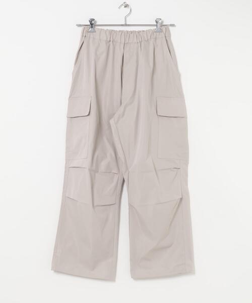 ITEMS URBANRESEARCH(アイテムズ アーバンリサーチ)の「『速乾/イージーケア』高機能ウエストイージー ツイルカーゴパンツ(その他パンツ・メンズ・ベージュ/ブラック/カーキ・LARGE/MEDIUM)」の5枚目の写真