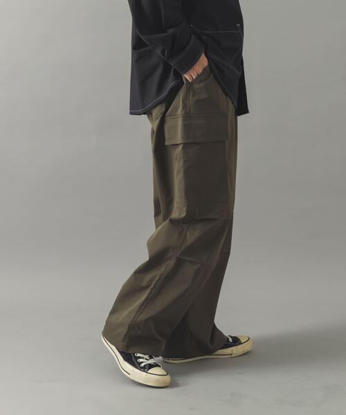 ITEMS URBANRESEARCH(アイテムズ アーバンリサーチ)の「『速乾/イージーケア』高機能ウエストイージー ツイルカーゴパンツ(その他パンツ・メンズ・ベージュ/ブラック/カーキ・LARGE/MEDIUM)」の11枚目の写真