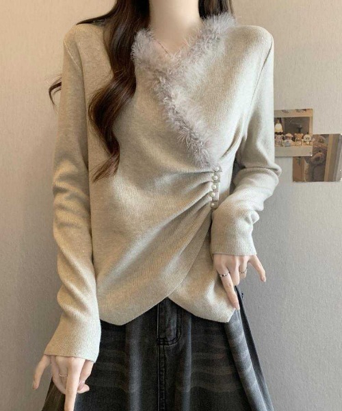 deux amour(ドゥーザムール)の「えりファー付きカシュクール長袖トップス(その他トップス・レディース・ベージュ/チャコールグレー・FREE)」の1枚目の写真