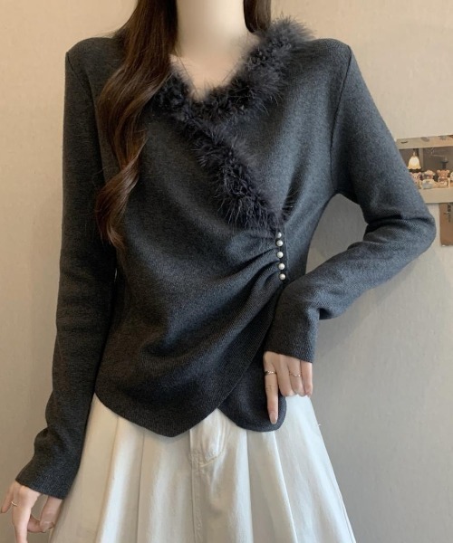 deux amour(ドゥーザムール)の「えりファー付きカシュクール長袖トップス(その他トップス・レディース・ベージュ/チャコールグレー・FREE)」の3枚目の写真