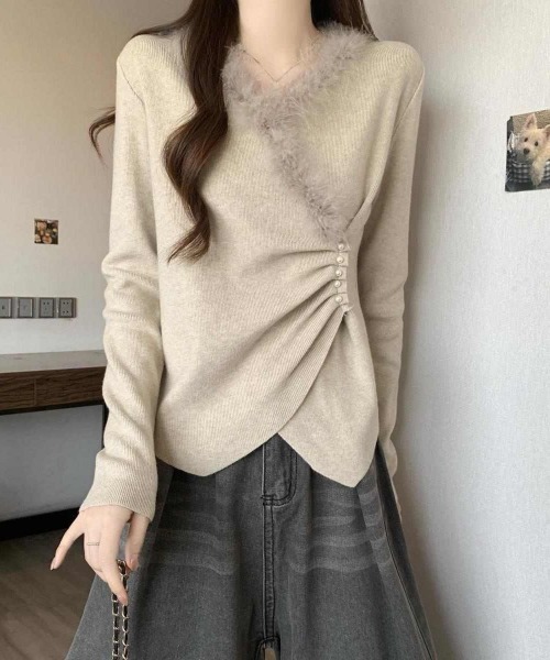 deux amour(ドゥーザムール)の「えりファー付きカシュクール長袖トップス(その他トップス・レディース・ベージュ/チャコールグレー・FREE)」の8枚目の写真