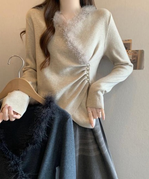 deux amour(ドゥーザムール)の「えりファー付きカシュクール長袖トップス(その他トップス・レディース・ベージュ/チャコールグレー・FREE)」の11枚目の写真