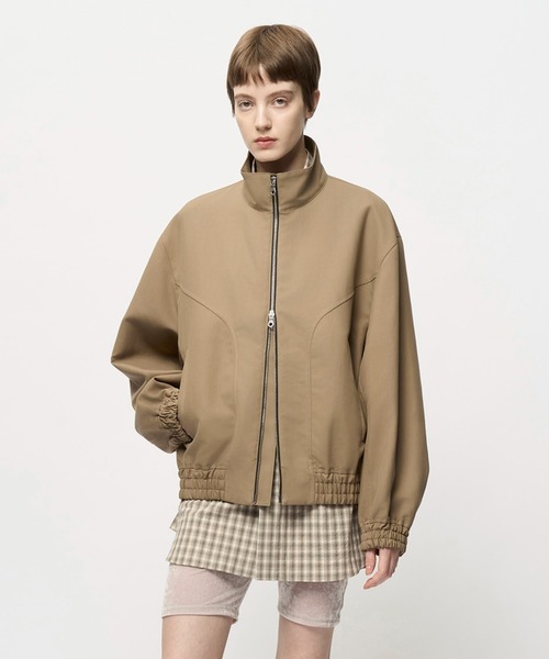 Juha(ユハ)の「DIMENSIONAL HIGH NECK JACKET(ブルゾン・メンズ・ブラック/ベージュ/チャコールグレー・3/4)」の3枚目の写真