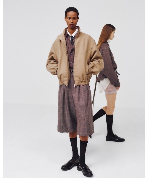 Juha(ユハ)の「DIMENSIONAL HIGH NECK JACKET(ブルゾン・メンズ・ブラック/ベージュ/チャコールグレー・3/4)」の4枚目の写真