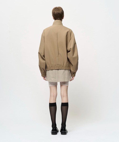 Juha(ユハ)の「DIMENSIONAL HIGH NECK JACKET(ブルゾン・メンズ・ブラック/ベージュ/チャコールグレー・3/4)」の12枚目の写真