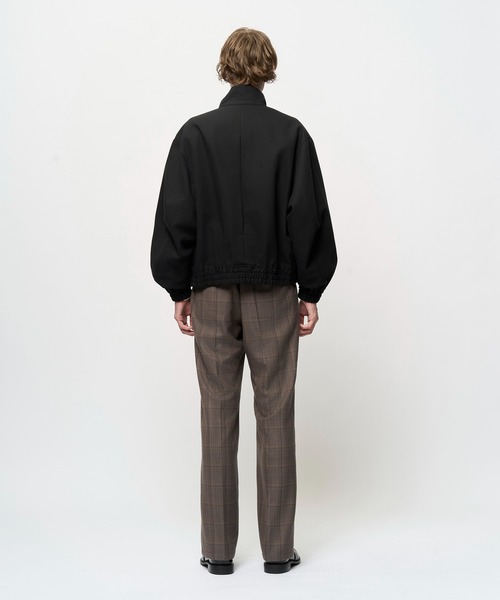 Juha(ユハ)の「DIMENSIONAL HIGH NECK JACKET(ブルゾン・メンズ・ブラック/ベージュ/チャコールグレー・3/4)」の16枚目の写真