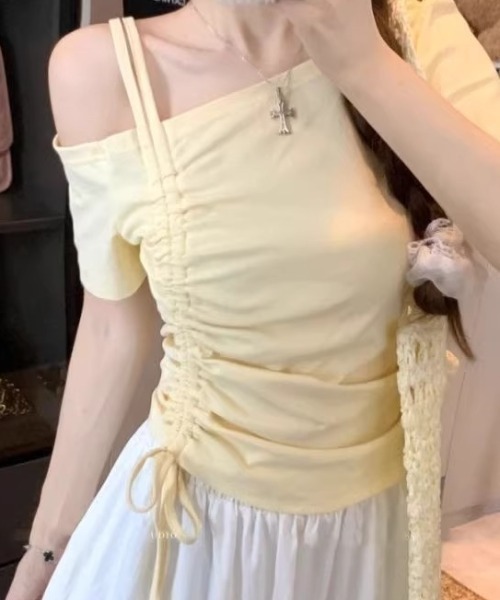 tolene(トレネ)の「サイドドロスト アシメワンショルダーカットソー(Tシャツ/カットソー・レディース・イエロー/ブラック・FREE)」の2枚目の写真