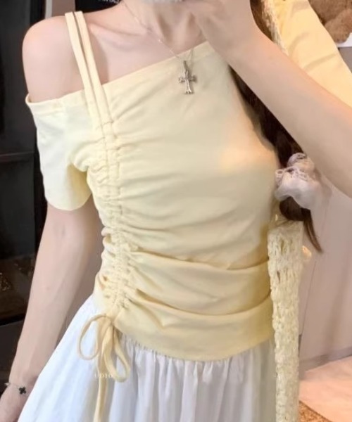 tolene(トレネ)の「サイドドロスト アシメワンショルダーカットソー(Tシャツ/カットソー・レディース・イエロー/ブラック・FREE)」の15枚目の写真