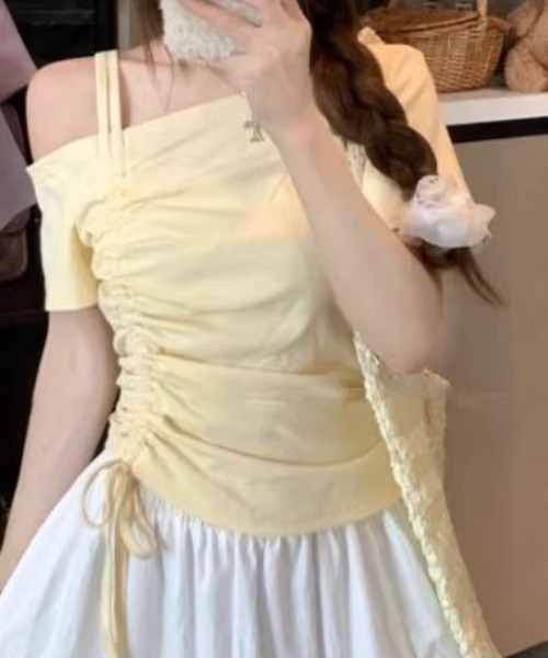 tolene(トレネ)の「サイドドロスト アシメワンショルダーカットソー(Tシャツ/カットソー・レディース・イエロー/ブラック・FREE)」の16枚目の写真