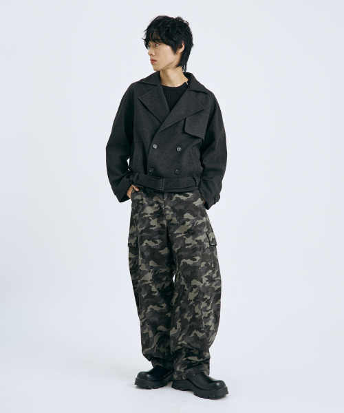 TEN PAST SEVEN(テン ファスト セブン)の「ワイドバレルカモフラカーゴパンツ (2 Colors)(その他パンツ・メンズ・カーキ/ダークグレー・LARGE/MEDIUM)」の6枚目の写真