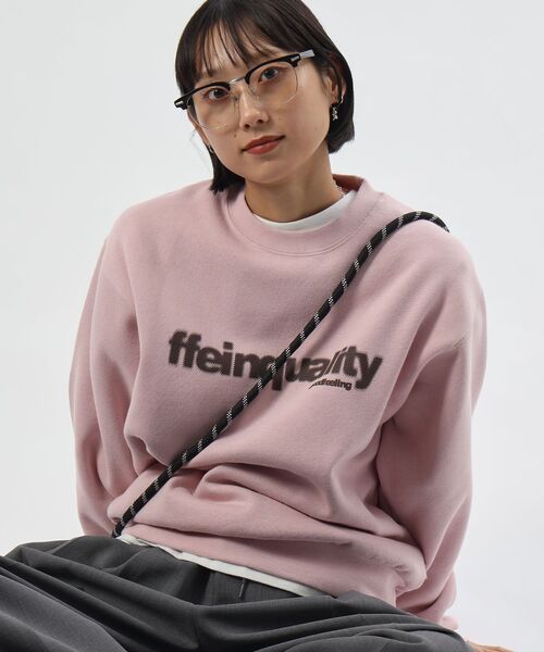 FFEIN(フェイン)の「【FFEIN(フェイン)】ヘビーウエイトぼかしプリントロゴスウェット / スウェット クルーネック ロゴ刺繍 裏起毛 ユニセックス(スウェット・メンズ・ブラック/グレー/ライトピンク/ダークネイビー・LARGE/MEDIUM/SMALL)」の1枚目の写真