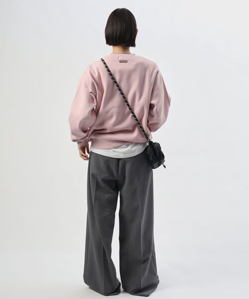 FFEIN(フェイン)の「【FFEIN(フェイン)】ヘビーウエイトぼかしプリントロゴスウェット / スウェット クルーネック ロゴ刺繍 裏起毛 ユニセックス(スウェット・メンズ・ブラック/グレー/ライトピンク/ダークネイビー・LARGE/MEDIUM/SMALL)」の10枚目の写真