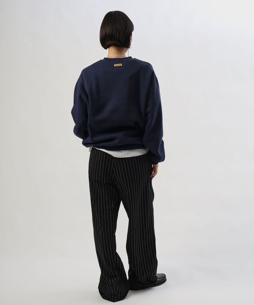 FFEIN(フェイン)の「【FFEIN(フェイン)】ヘビーウエイトぼかしプリントロゴスウェット / スウェット クルーネック ロゴ刺繍 裏起毛 ユニセックス(スウェット・メンズ・ブラック/グレー/ライトピンク/ダークネイビー・LARGE/MEDIUM/SMALL)」の20枚目の写真