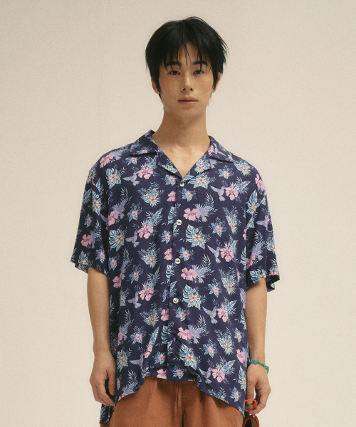 VILLA RAY（ヴィラ・レイ）の「ボタニカルバード メンズ ビスコースシャツ（シャツ/ブラウス・メンズ・その他・LARGE/MEDIUM/X-LARGE）」の2枚目の写真