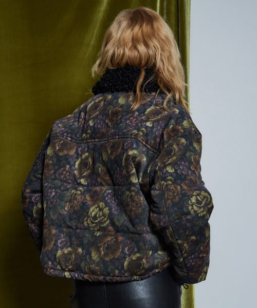 MAISON SPECIAL(メゾンスペシャル)の「【26WINTER PRE-ORDER】2WAY Collar Puffer Blouson/2WAYカラーパッファーブルゾン(ブルゾン・レディース・ブラック/ブルー/マルチ・FREE)」の7枚目の写真