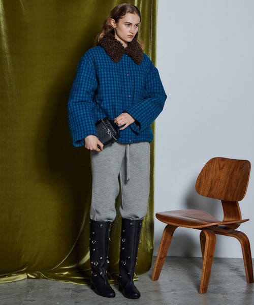 MAISON SPECIAL(メゾンスペシャル)の「【26WINTER PRE-ORDER】2WAY Collar Puffer Blouson/2WAYカラーパッファーブルゾン(ブルゾン・レディース・ブラック/ブルー/マルチ・FREE)」の10枚目の写真
