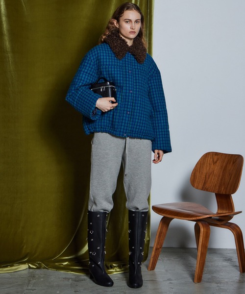 MAISON SPECIAL(メゾンスペシャル)の「【26WINTER PRE-ORDER】2WAY Collar Puffer Blouson/2WAYカラーパッファーブルゾン(ブルゾン・レディース・ブラック/ブルー/マルチ・FREE)」の11枚目の写真