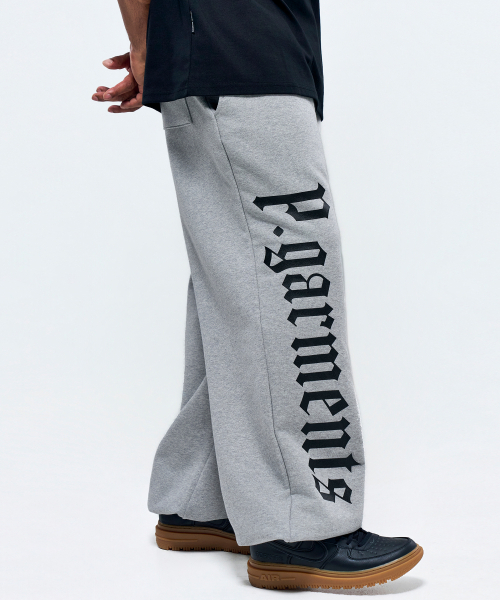PHYSICAL GARMENTS（フィジカルガーメンツ）の「P2657 ゴシック レタリング ワイドパンツ [2COLOR]（スウェットパンツ・メンズ・ブラック/グレー・SMALL/MEDIUM/LARGE/X-LARGE）」の8枚目の写真