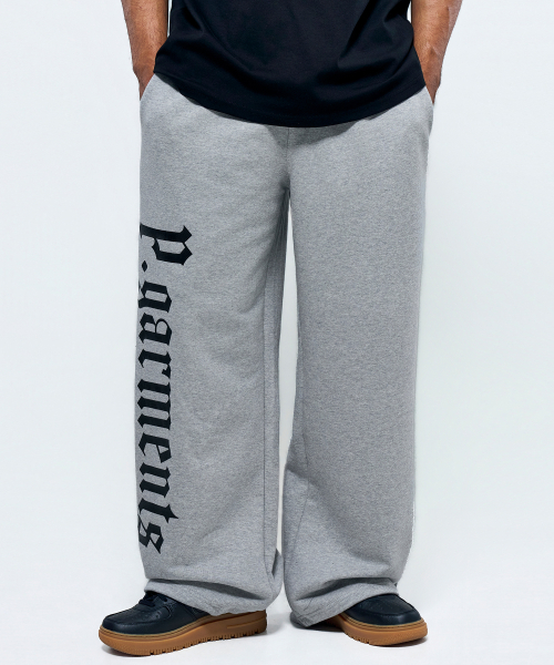 PHYSICAL GARMENTS（フィジカルガーメンツ）の「P2657 ゴシック レタリング ワイドパンツ [2COLOR]（スウェットパンツ・メンズ・ブラック/グレー・SMALL/MEDIUM/LARGE/X-LARGE）」の10枚目の写真