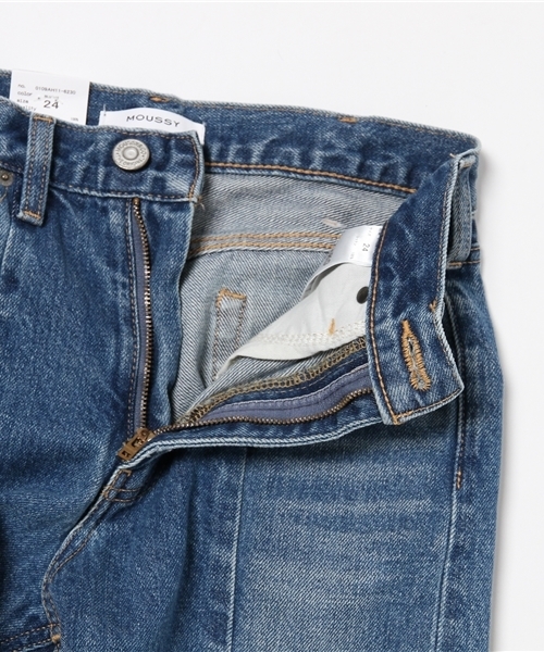 MOUSSY（マウジー）の「RANDOM CUT WIDE STRAIGHT2（デニムパンツ・レディース・ブルー・27inch/25inch/23inch/24inch/26inch）」の9枚目の写真