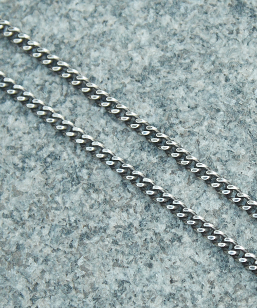 STUDIOUS（ステュディオス）の「ショートチェーンネックレス（ネックレス・メンズ・シルバー・FREE）」の4枚目の写真