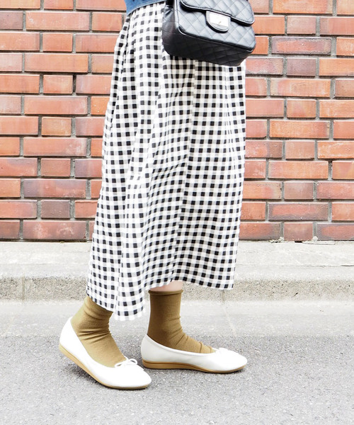 あしながおじさん（アシナガオジサン）の「〈あしながおじさん〉　バレエシューズ（バレエシューズ・レディース・ブラック/ガンメタ/レッド/ブルー/プラチナム/アイボリー/クリアブラック/ワインレッド・24.0cm/22.5cm/23.0cm/24.5cm/23.5cm/25.0cm/22.0cm）」の2枚目の写真