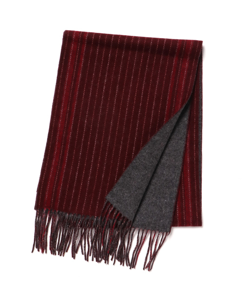 MEN'S BIGI（メンズビギ）の「リバーシブル　ストライプマフラー/ベビーウール100％（ストール/ショール・メンズ・ネイビー/ボルドー・FREE）」の2枚目の写真