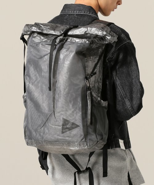 and wander（アンドワンダー）の「and wander / アンドワンダー: cuben fiber バックパック#	（バックパック/リュック・メンズ・ブラック/ホワイト・FREE）」の6枚目の写真