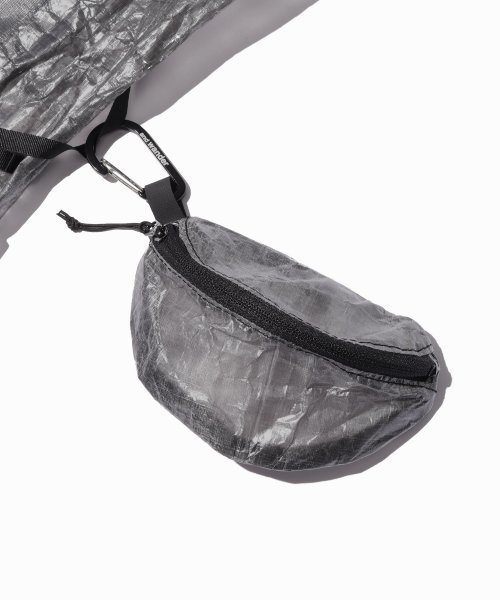 and wander（アンドワンダー）の「and wander / アンドワンダー: cuben fiber バックパック#	（バックパック/リュック・メンズ・ブラック/ホワイト・FREE）」の3枚目の写真