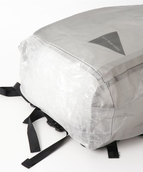 and wander（アンドワンダー）の「and wander / アンドワンダー: cuben fiber バックパック#	（バックパック/リュック・メンズ・ブラック/ホワイト・FREE）」の7枚目の写真