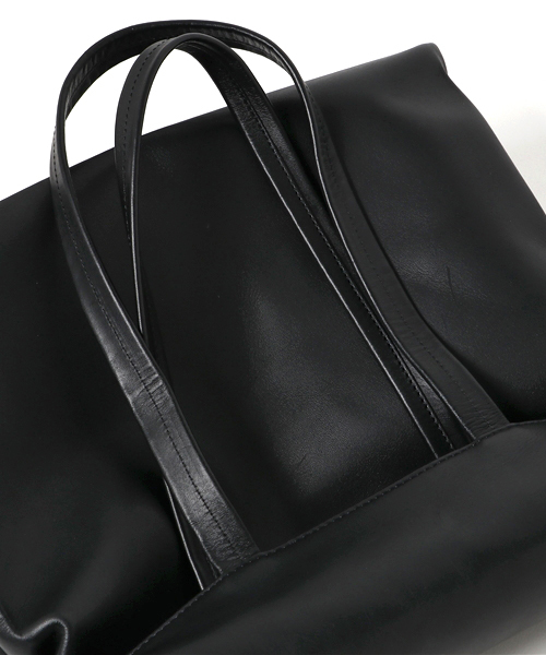 THE ATTICO★ナッパクラッチバッグ ブラック★送関込 THE ATTICO☆ナッパクラッチバッグ ブラック☆送関込 (THE
