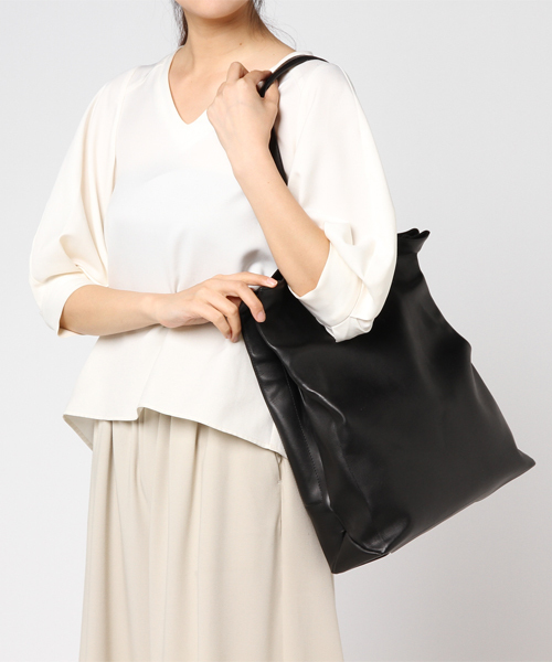 STUDIOUS（ステュディオス）の「TOTE　＆　CLOUTCH　BAG（クラッチバッグ・レディース・ブラック/サックスブルー・FREE）」の4枚目の写真